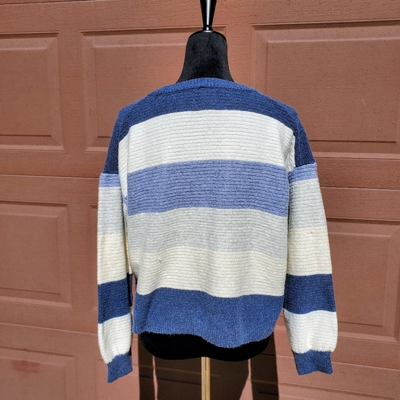 Pink Republic Blue and Gray Striped Women's Sweater Size Large - Picture 2 of 15
